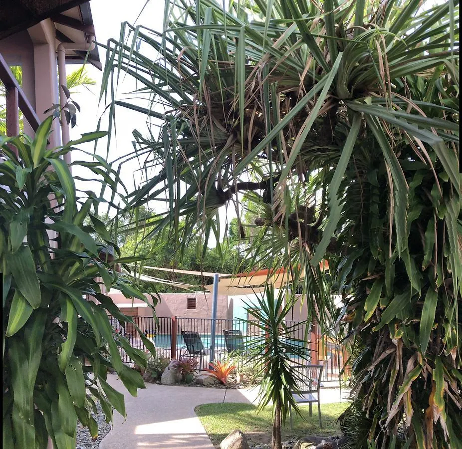 Pandanus Holiday Apartments Mission Beach